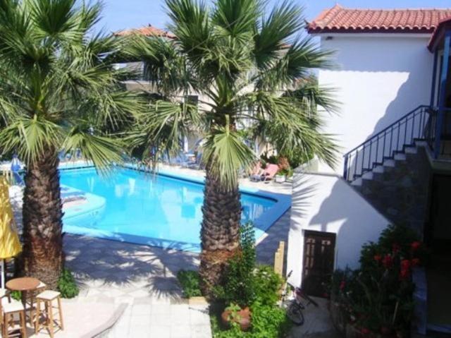 Aparthotel Anaxos Gardens Zewnętrze zdjęcie